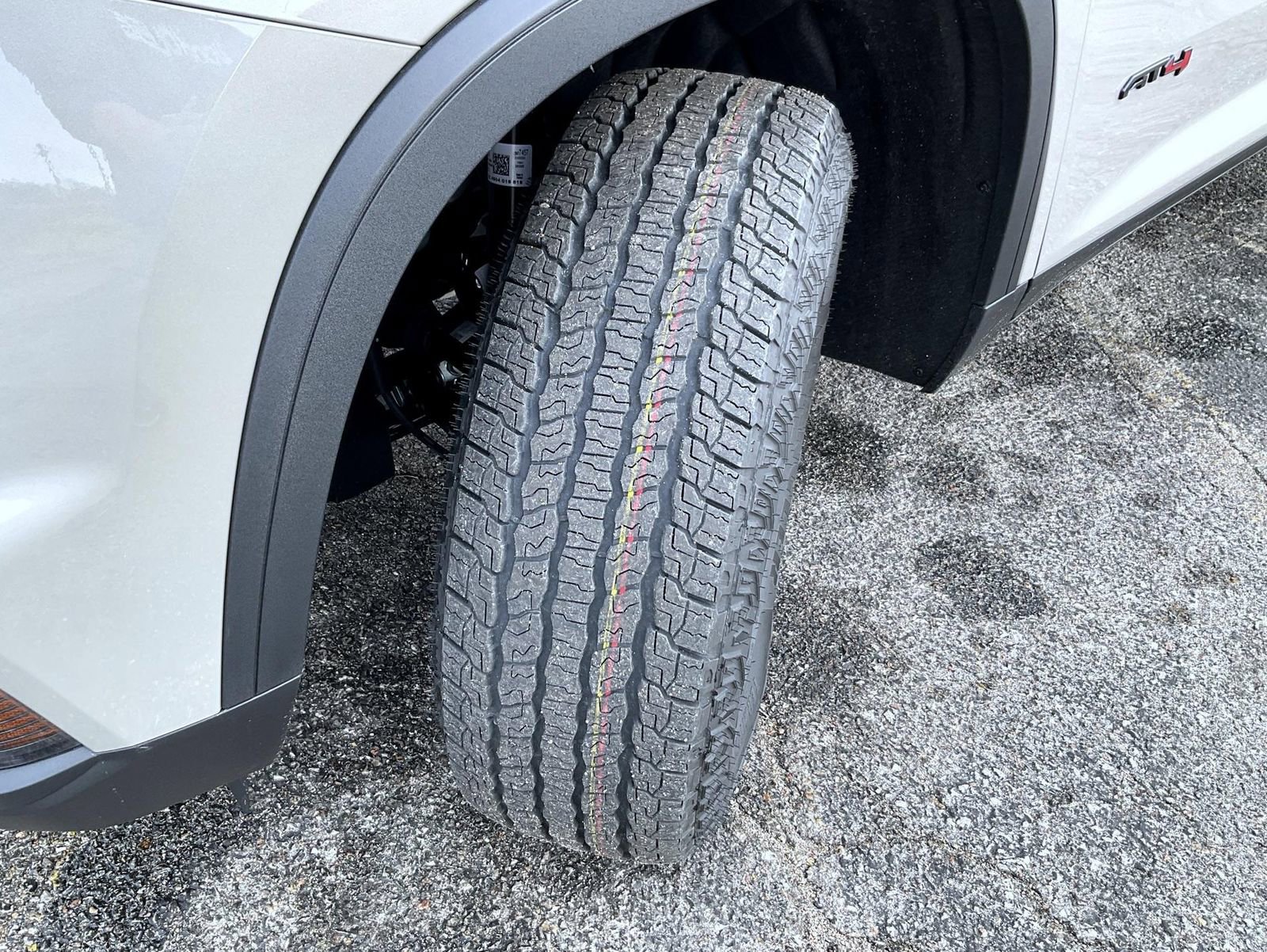 New 2026 GMC Acadia AT4 w/ Luxury Package image 24