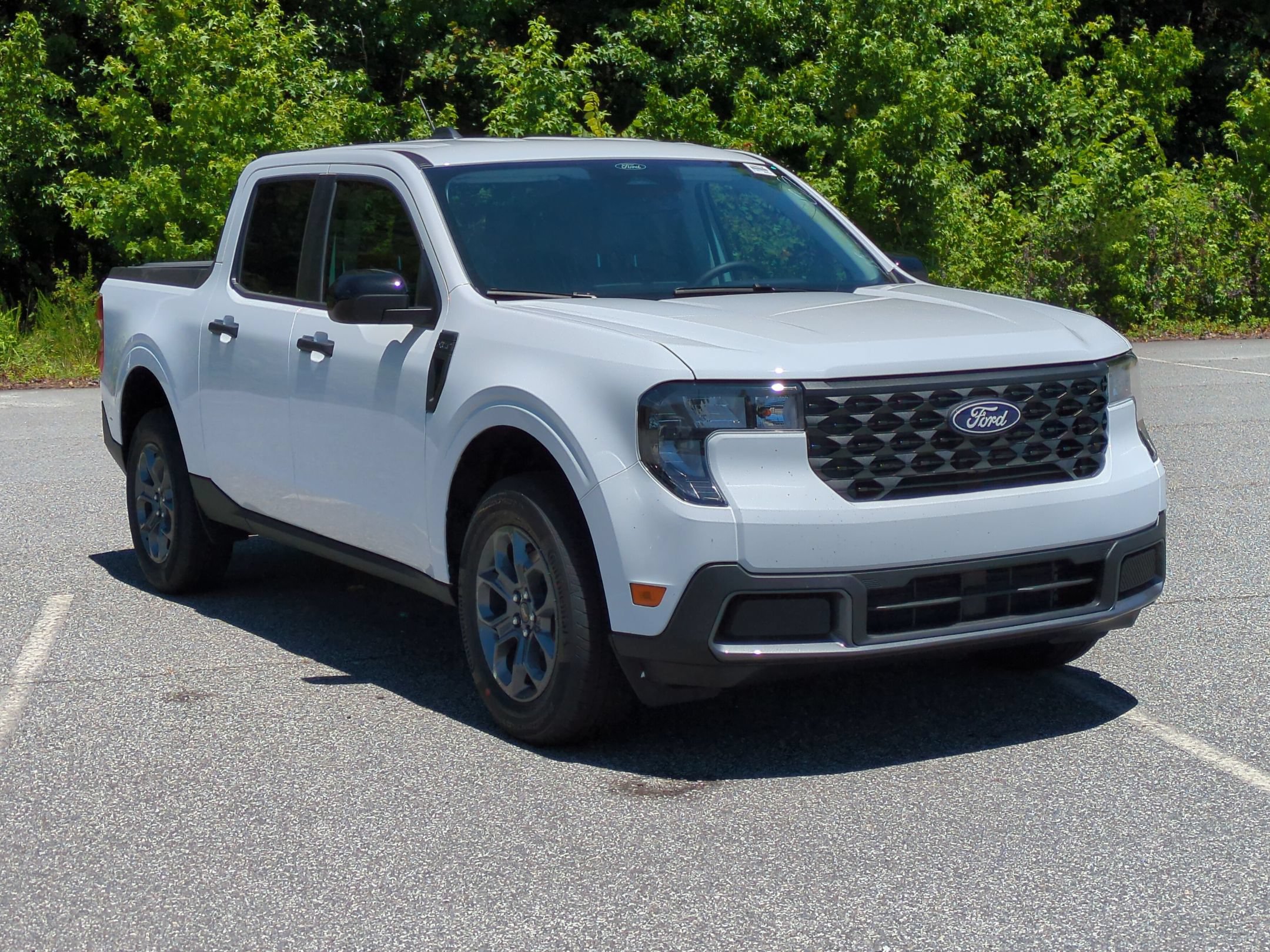 New 2026 Ford Maverick XLT w/ XLT Luxury Package FWD image 2