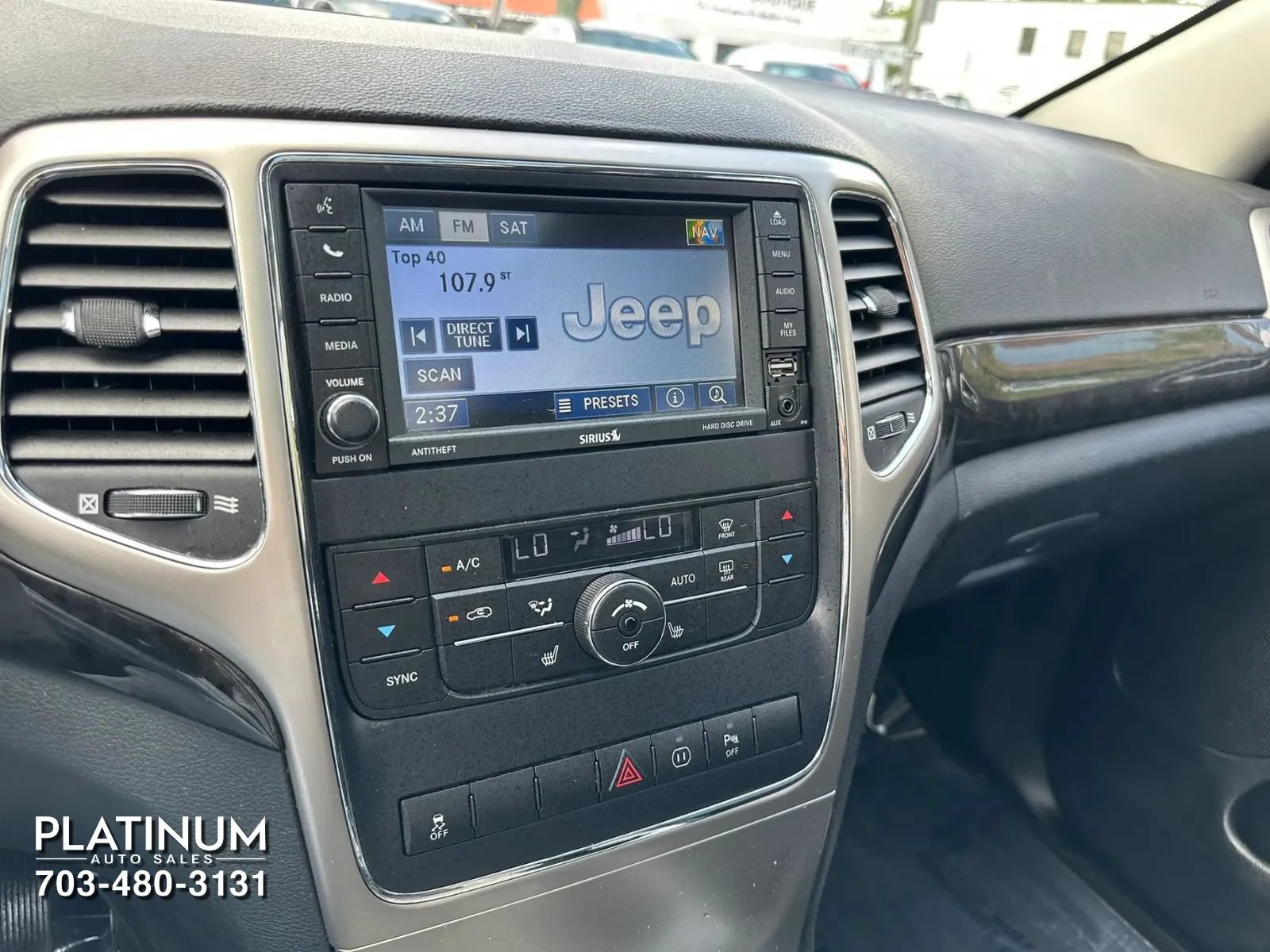 Used 2012 Jeep Grand Cherokee Laredo AWD/4WD image 12