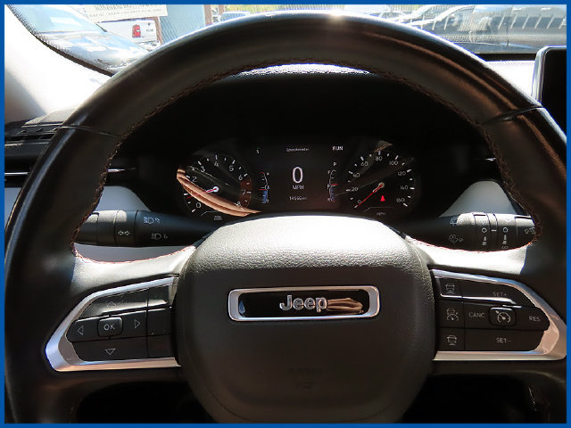 Certified 2022 Jeep Compass Limited w/ Sun and Sound Group AWD/4WD image 15