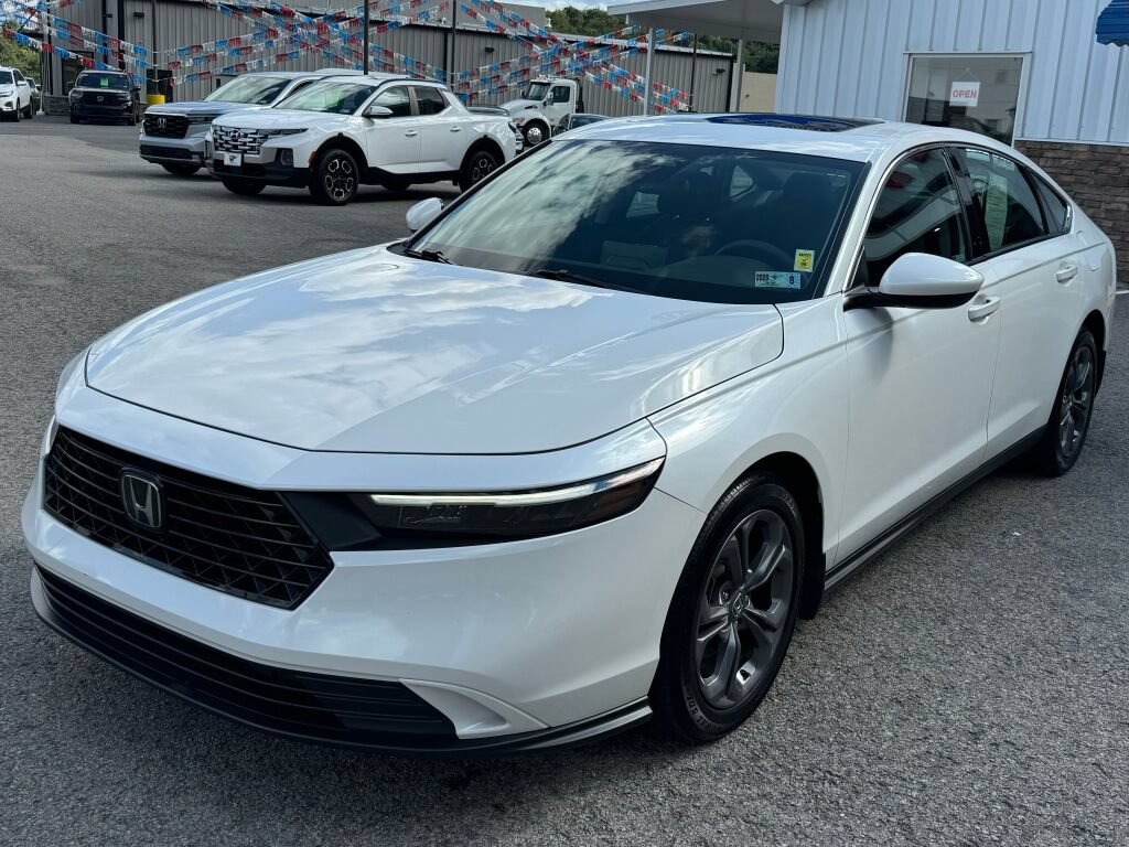 Used 2023 Honda Accord EX image 3