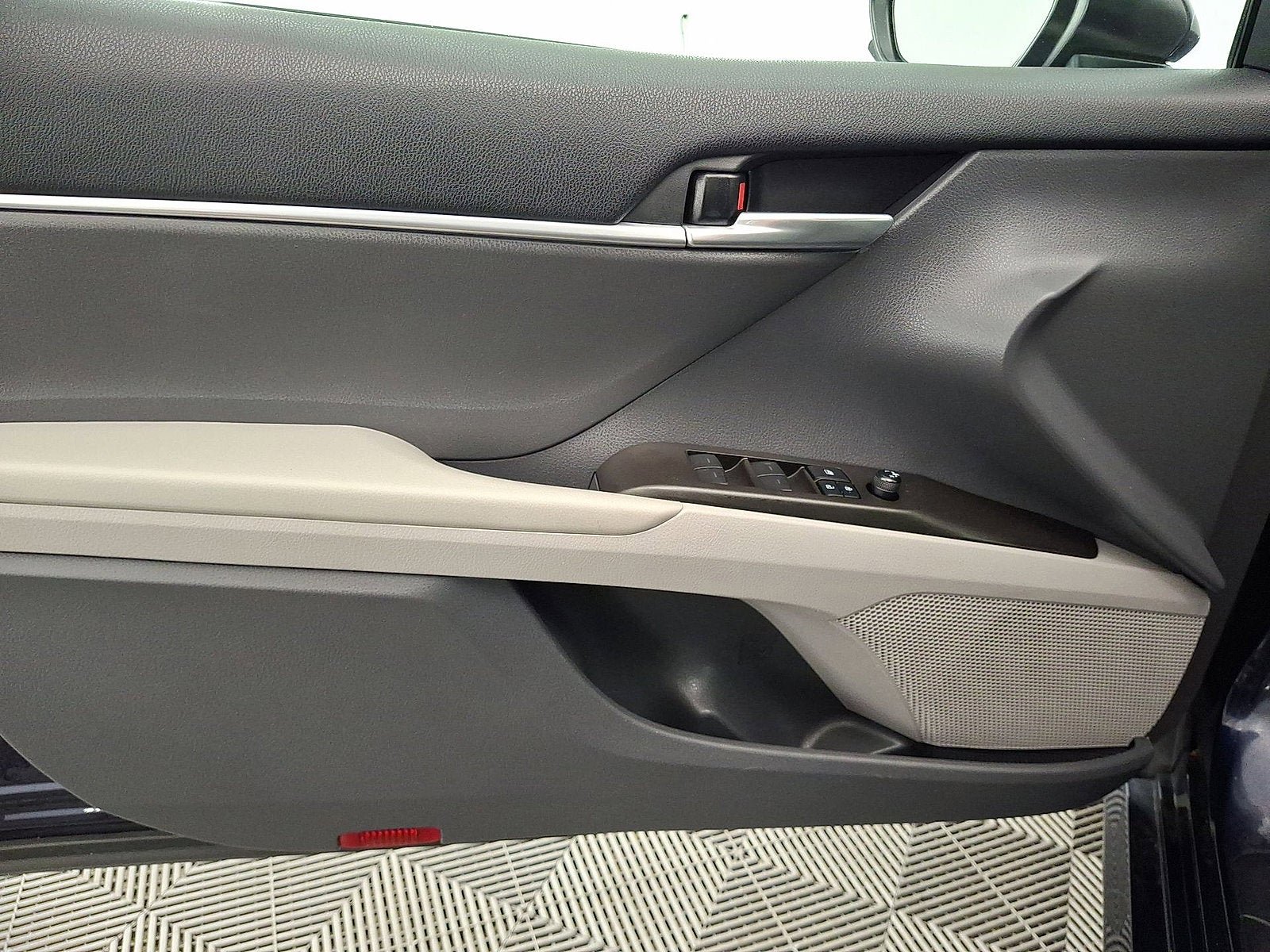 Used 2021 Toyota Camry LE FWD image 2