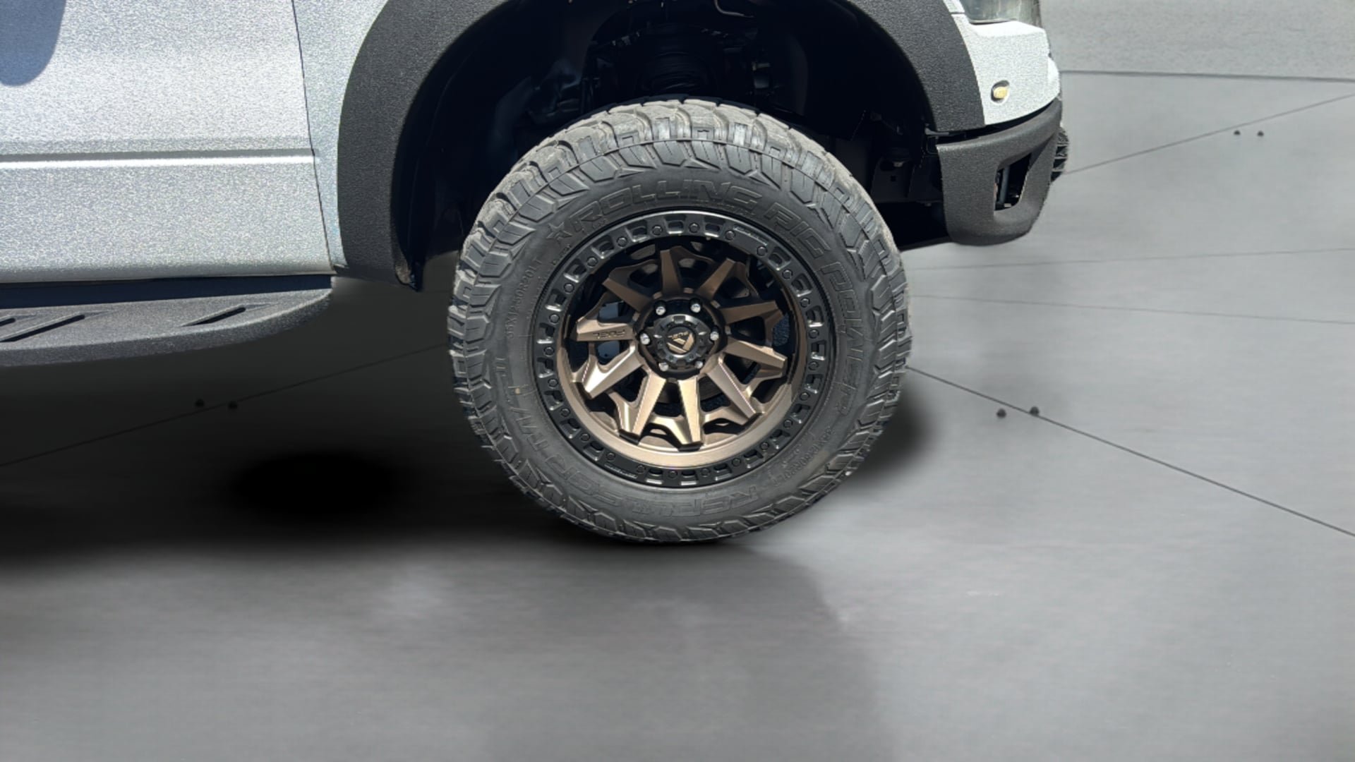 Used 2014 Ford F150 Raptor w/ Equipment Group 801A Luxury AWD/4WD image 34