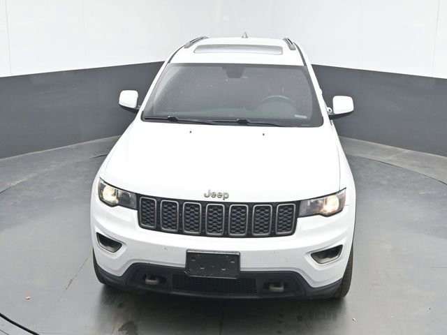 Used 2017 Jeep Grand Cherokee Laredo AWD/4WD image 14