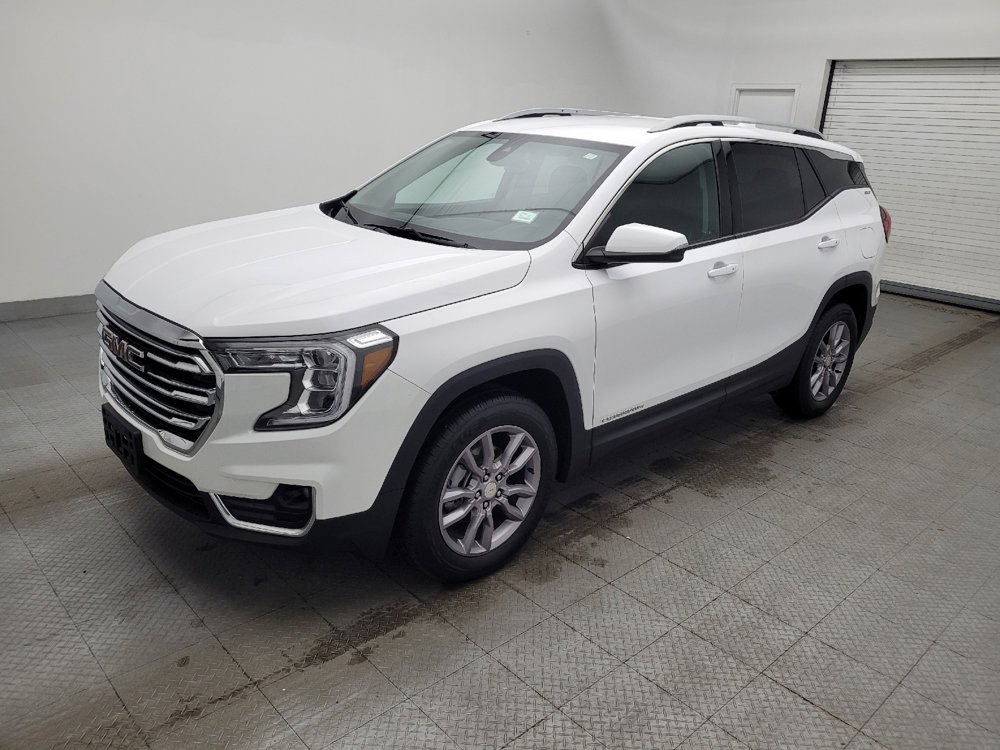Used 2024 GMC Terrain SLT AWD/4WD image 2