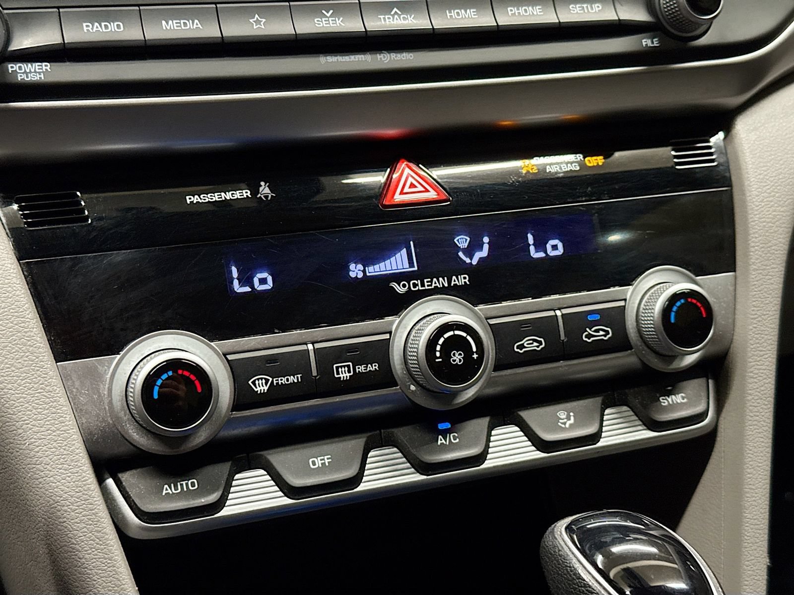 Used 2020 Hyundai Elantra SEL FWD image 17