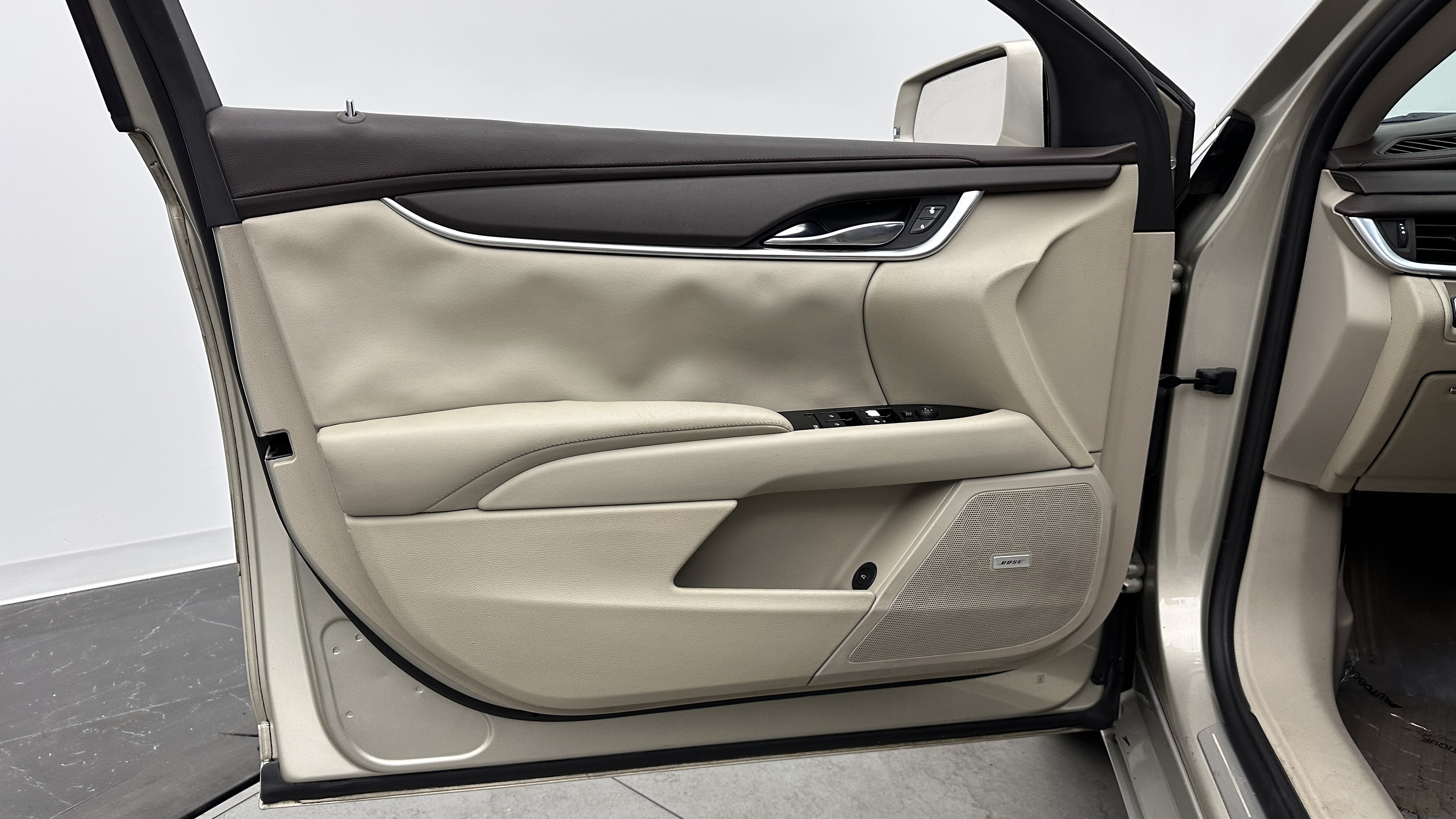 Used 2015 Cadillac XTS FWD image 10