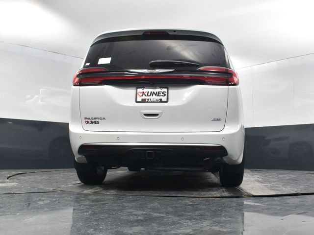 New 2026 Chrysler Pacifica Pinnacle w/ Trailer Tow Group AWD/4WD image 54
