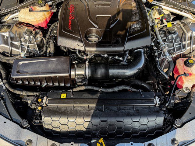 Used 2017 Alfa Romeo Giulia Sprint w/ Cold Weather Package image 21