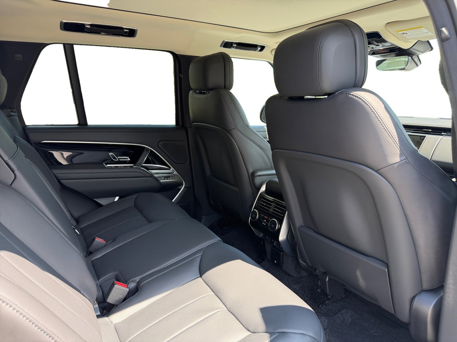 Used 2026 Land Rover Range Rover SE AWD/4WD image 20