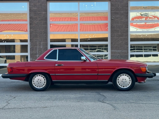 Used 1989 Mercedes-Benz 560 SL image 3
