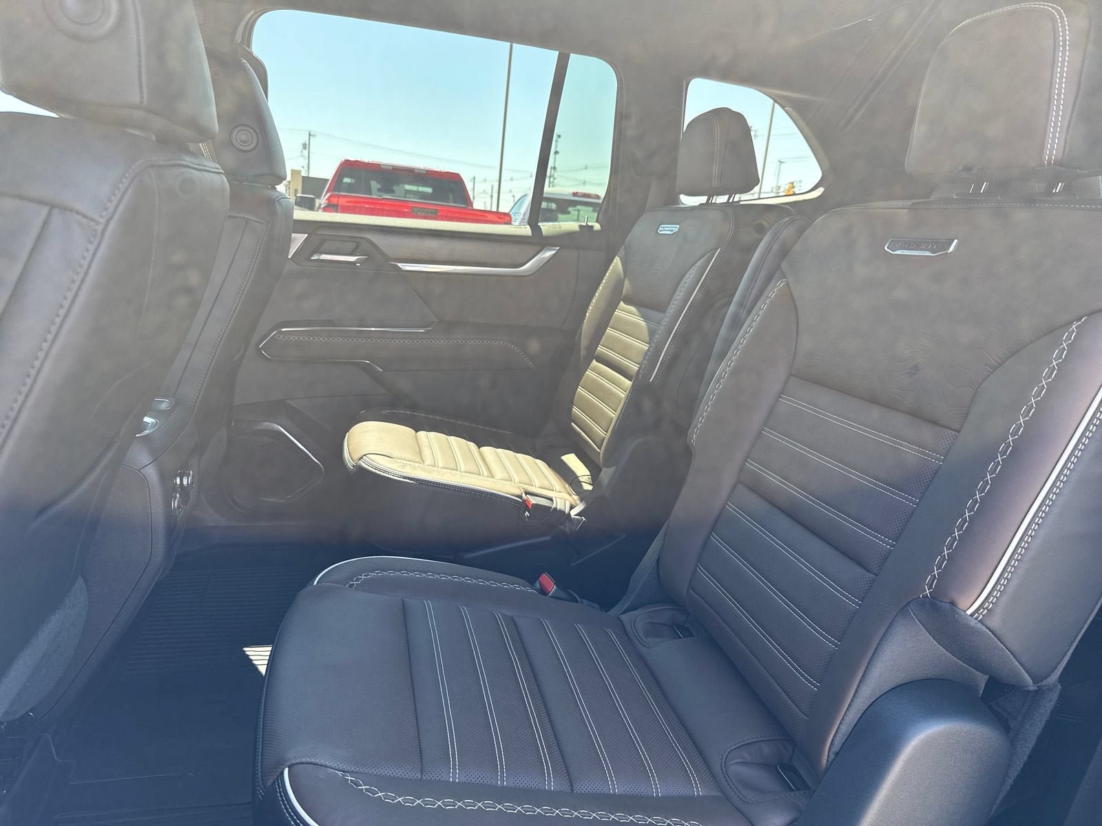 New 2026 GMC Acadia Denali Ultimate w/ LPO, All-Weather Package AWD/4WD image 27