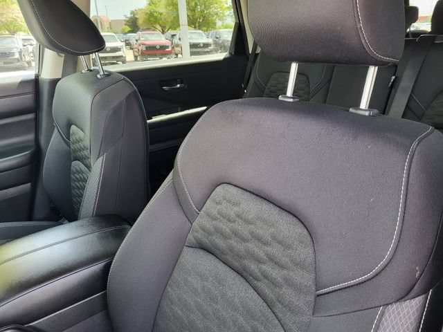 Certified 2022 Nissan Pathfinder SV w/ Cargo Package FWD image 18