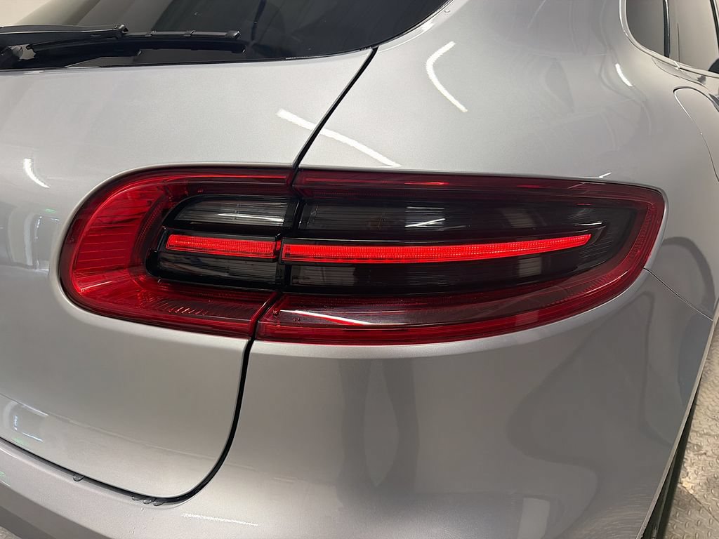 Certified 2015 Porsche Macan S AWD/4WD image 34