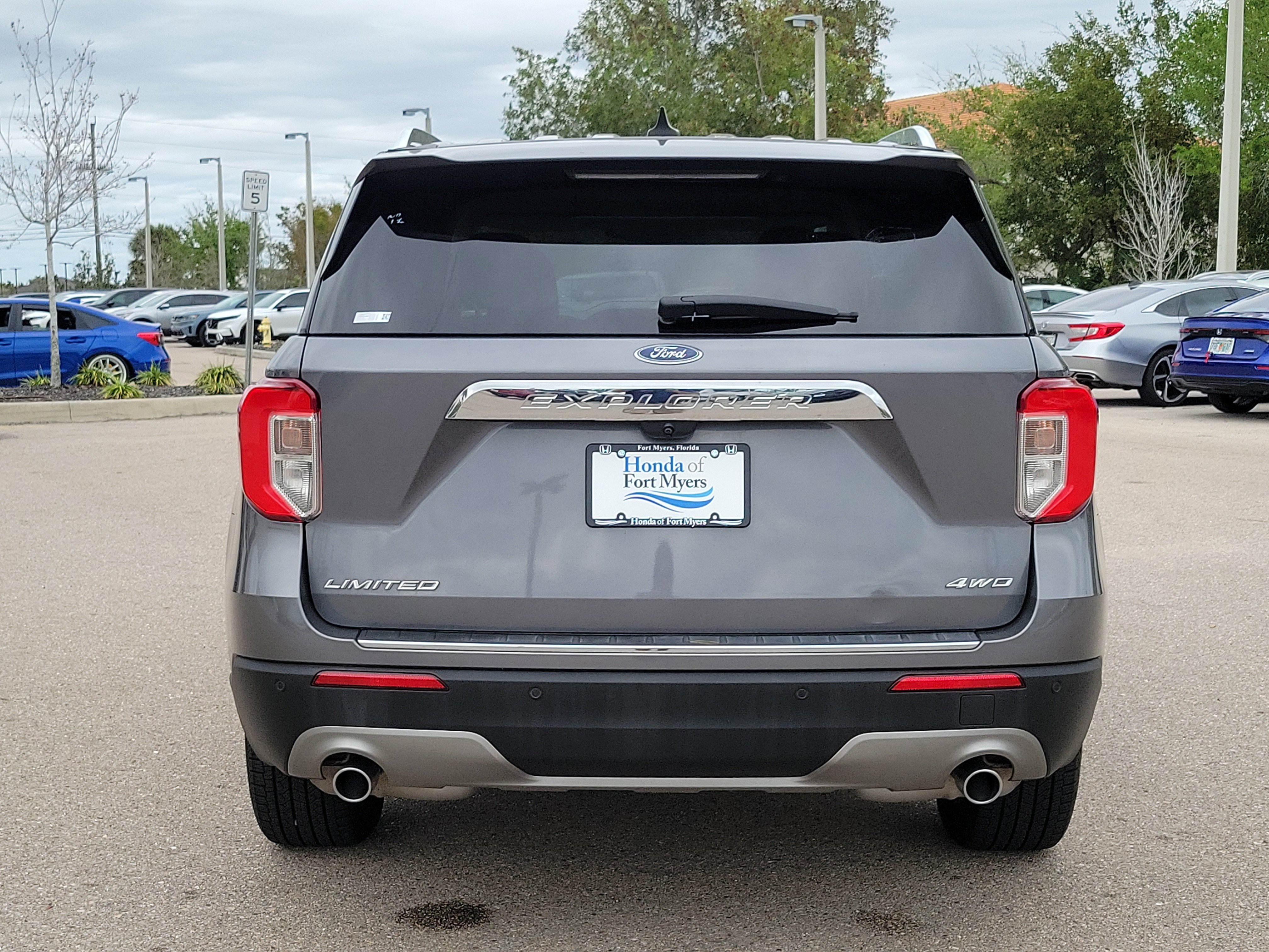 Used 2022 Ford Explorer Limited image 5