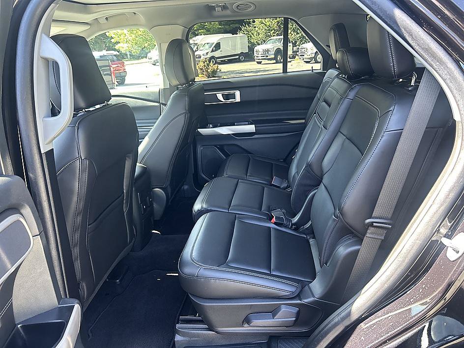 Used 2023 Ford Explorer XLT w/ Equipment Group 202A AWD/4WD image 12