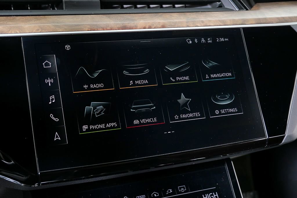 Certified 2022 Audi e-tron Premium image 13