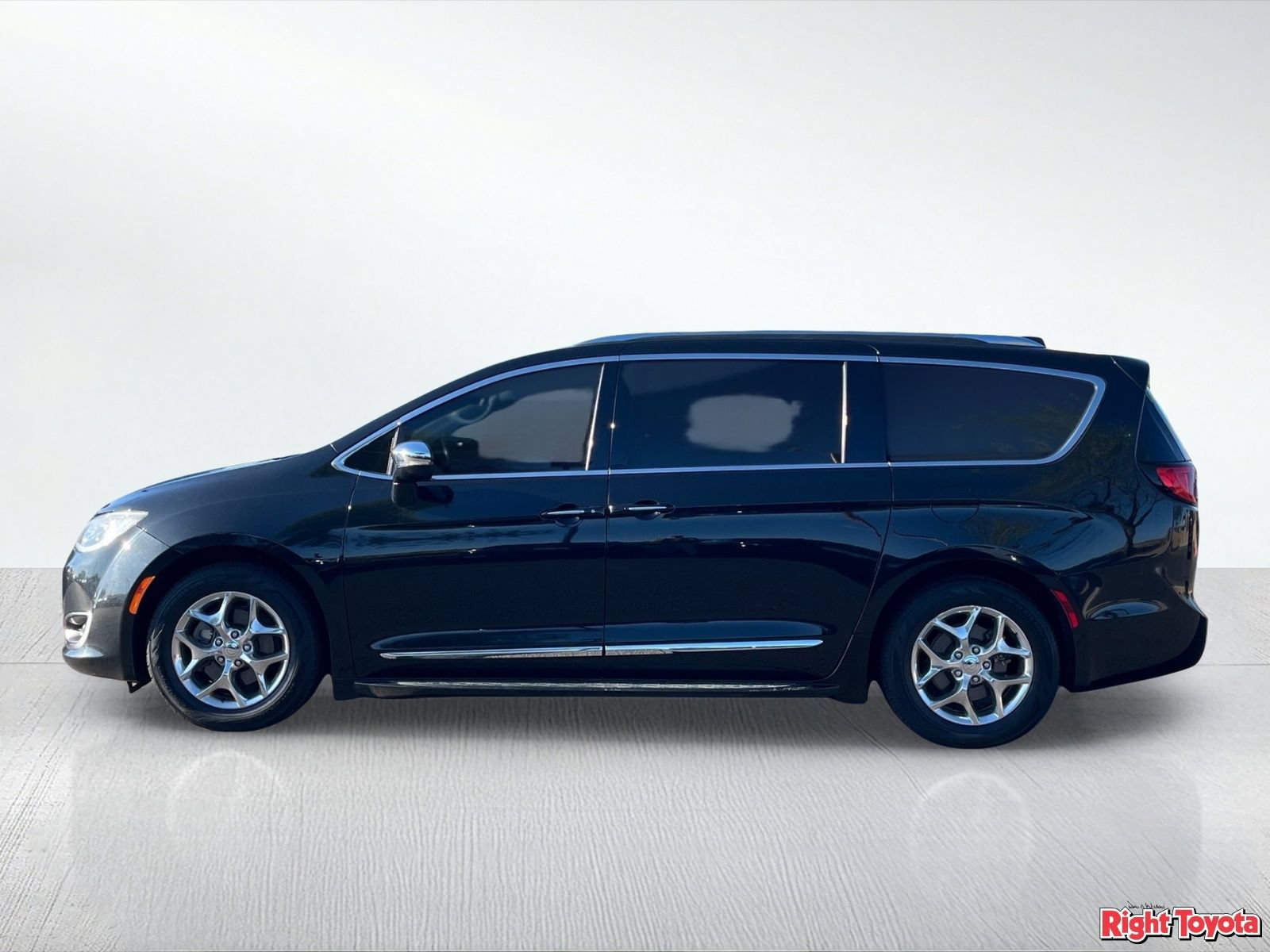 Used 2020 Chrysler Pacifica Limited FWD image 3