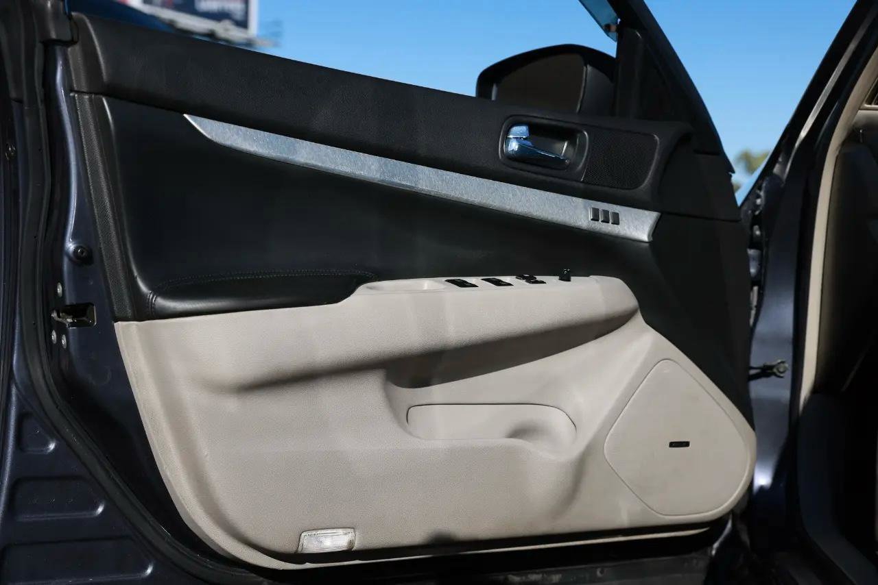 Used 2009 INFINITI G37 Journey w/ Premium Pkg image 36
