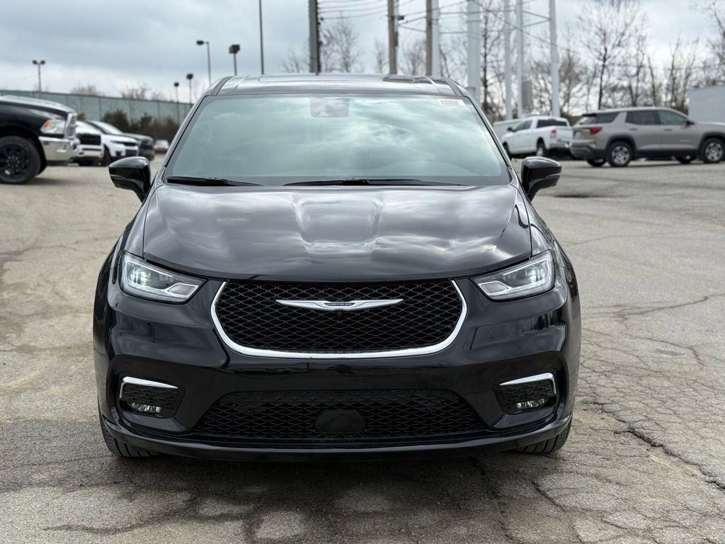 New 2026 Chrysler Pacifica Limited image 3