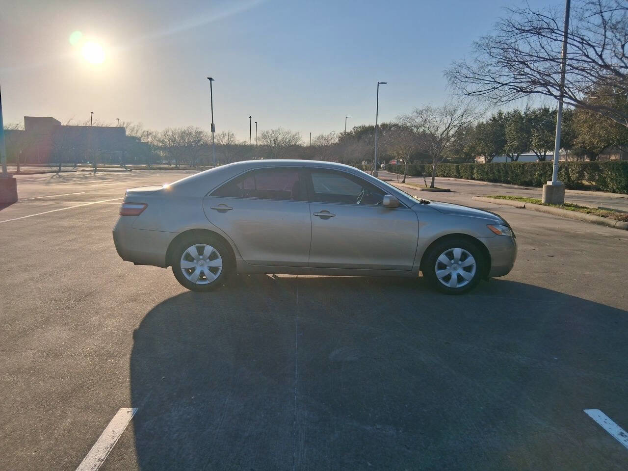 Used 2009 Toyota Camry LE FWD image 7