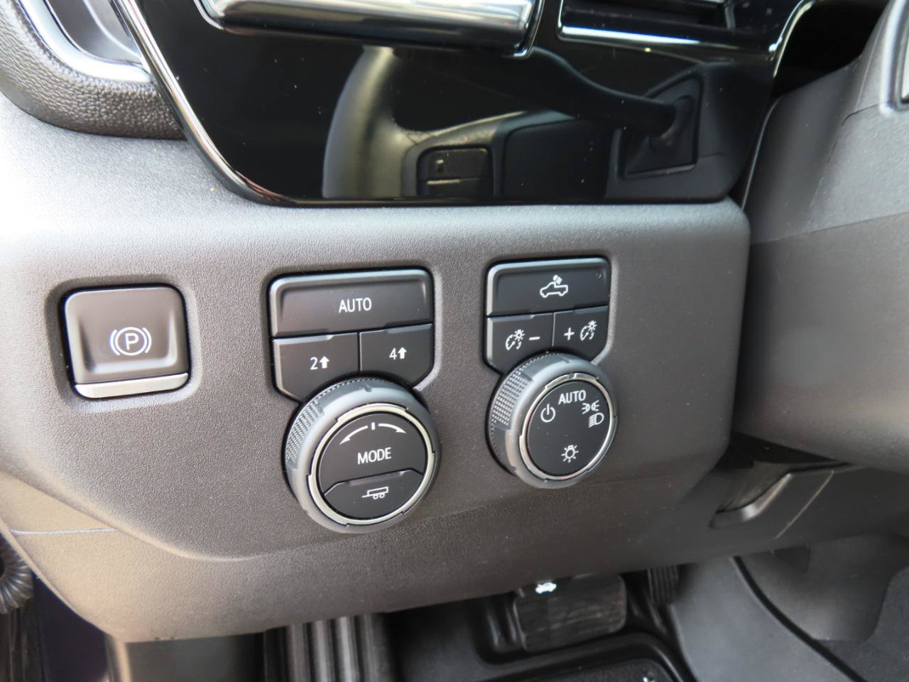 Used 2023 Chevrolet Silverado 1500 LT w/ Protection Package AWD/4WD image 27