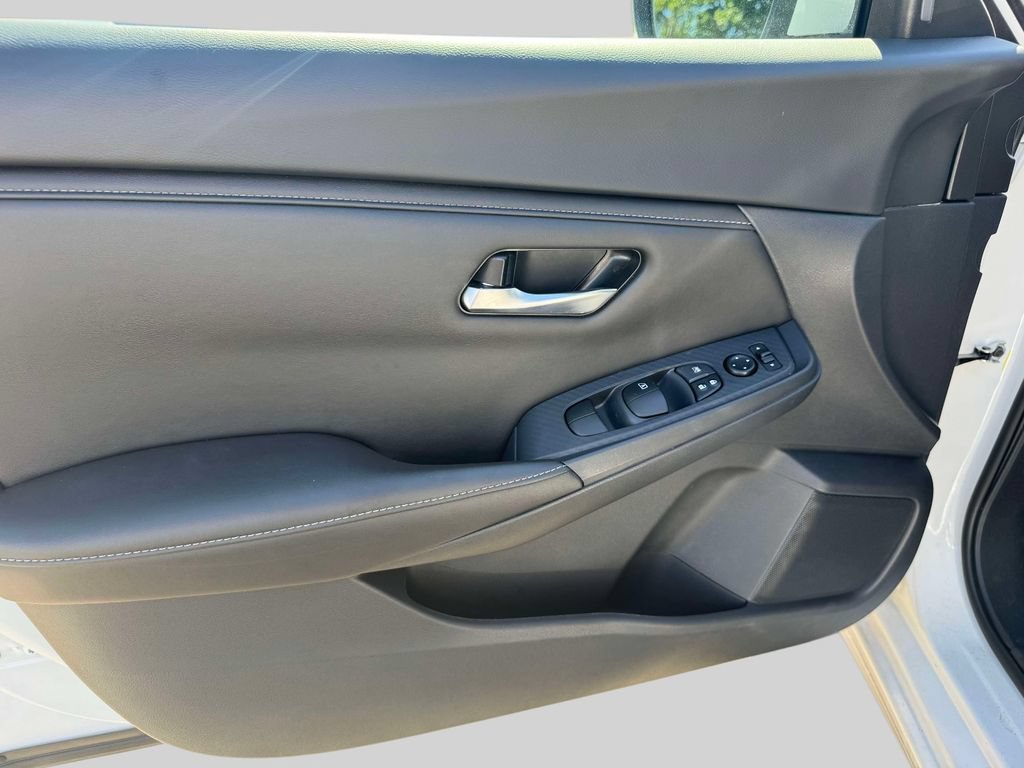 Used 2023 Nissan Sentra SV FWD image 15