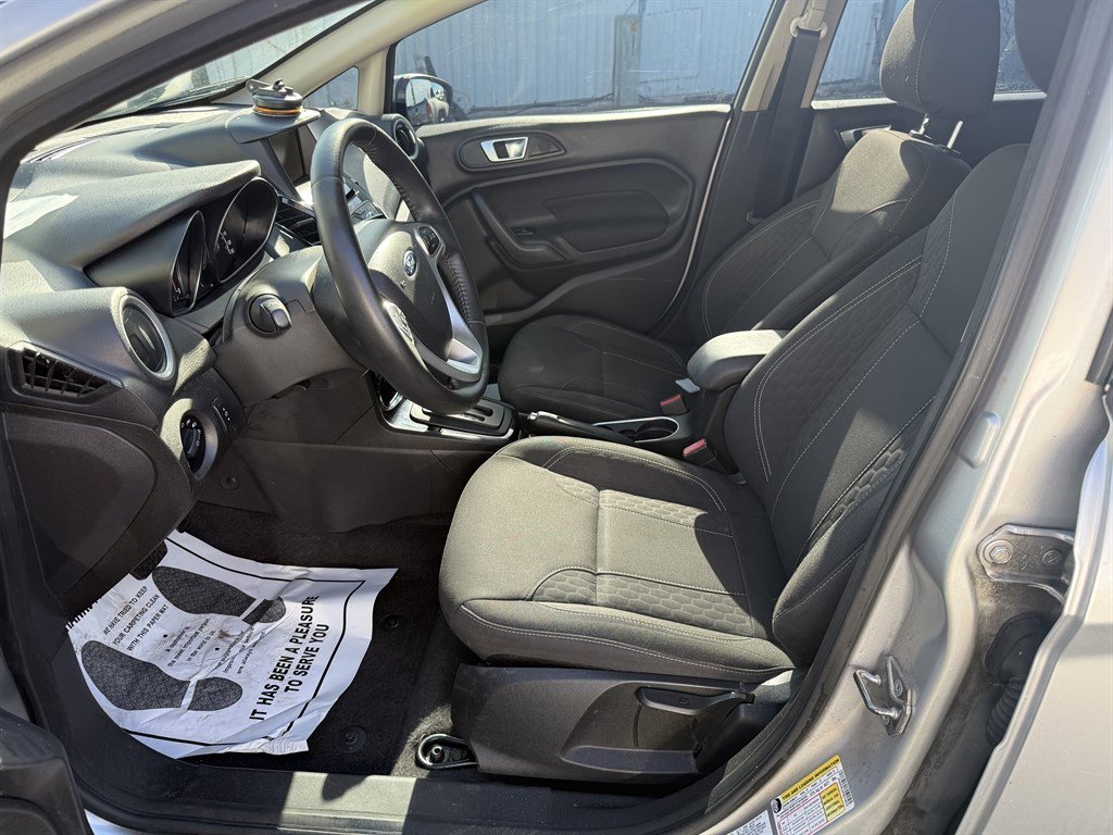 Used 2015 Ford Fiesta SE w/ Equipment Group 201A image 9