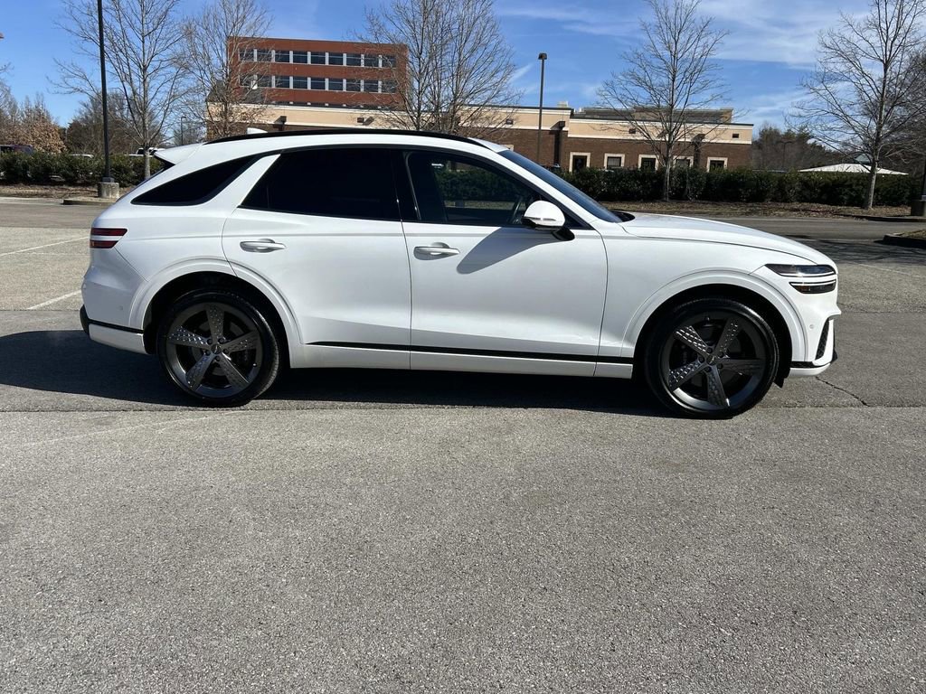 Used 2025 Genesis GV70 3.5T Sport w/ Sport Advanced Package image 8