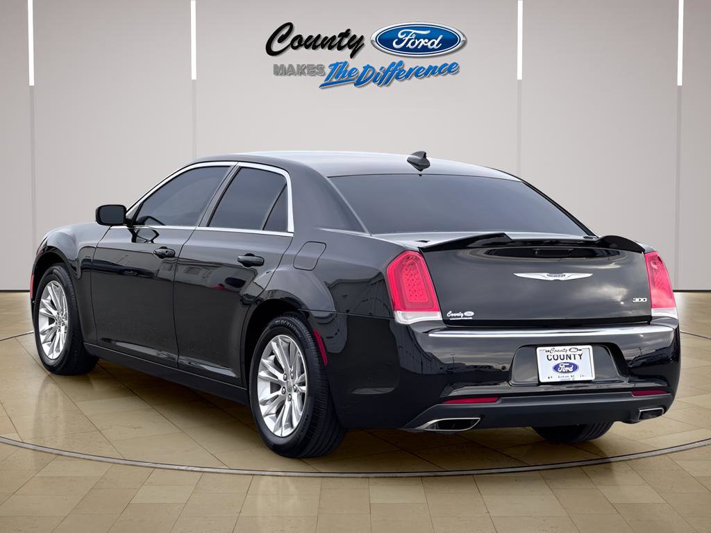 Used 2021 Chrysler 300 Touring L image 6