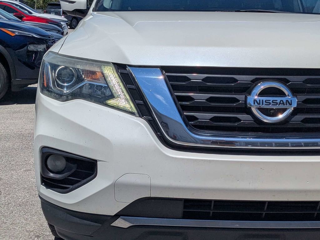 Used 2017 Nissan Pathfinder Platinum FWD image 9
