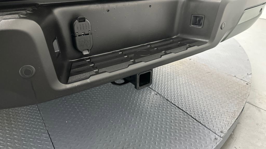 Used 2025 Nissan Frontier PRO-4X w/ Pro Premium Package image 18