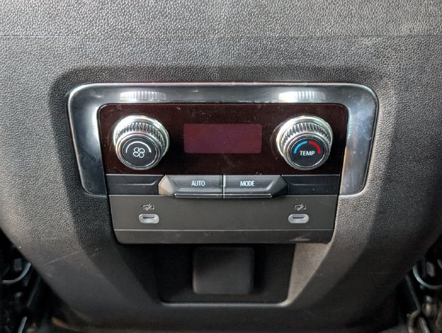 Used 2023 GMC Yukon XL SLT RWD image 30