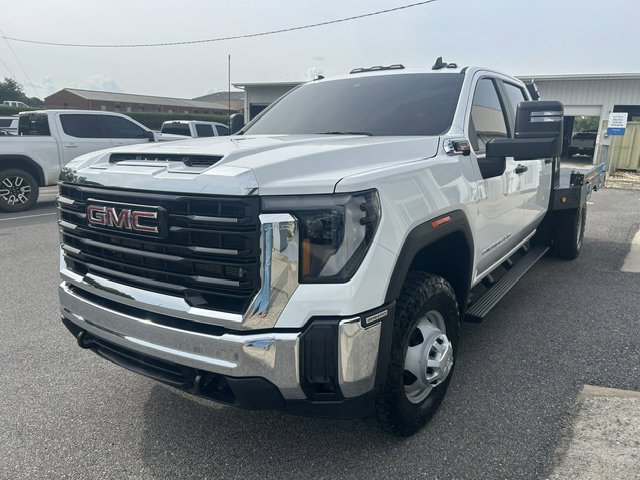 Used 2025 GMC Sierra 3500 Pro w/ Convenience Package AWD/4WD image 8