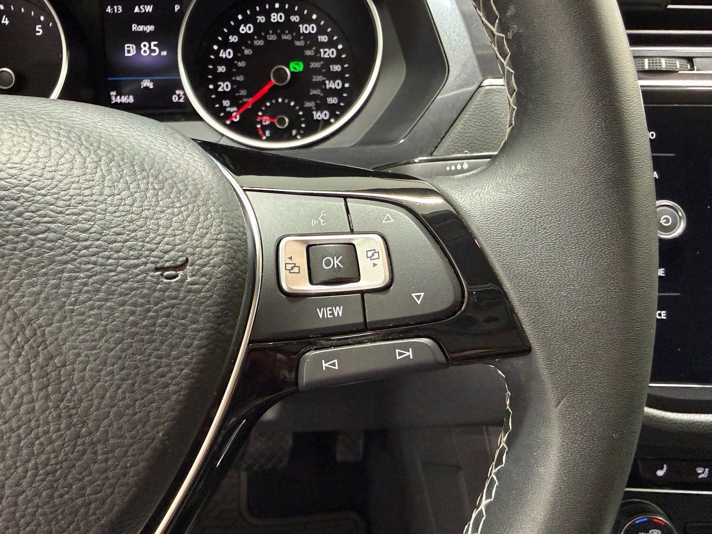 Used 2021 Volkswagen Tiguan SE image 22