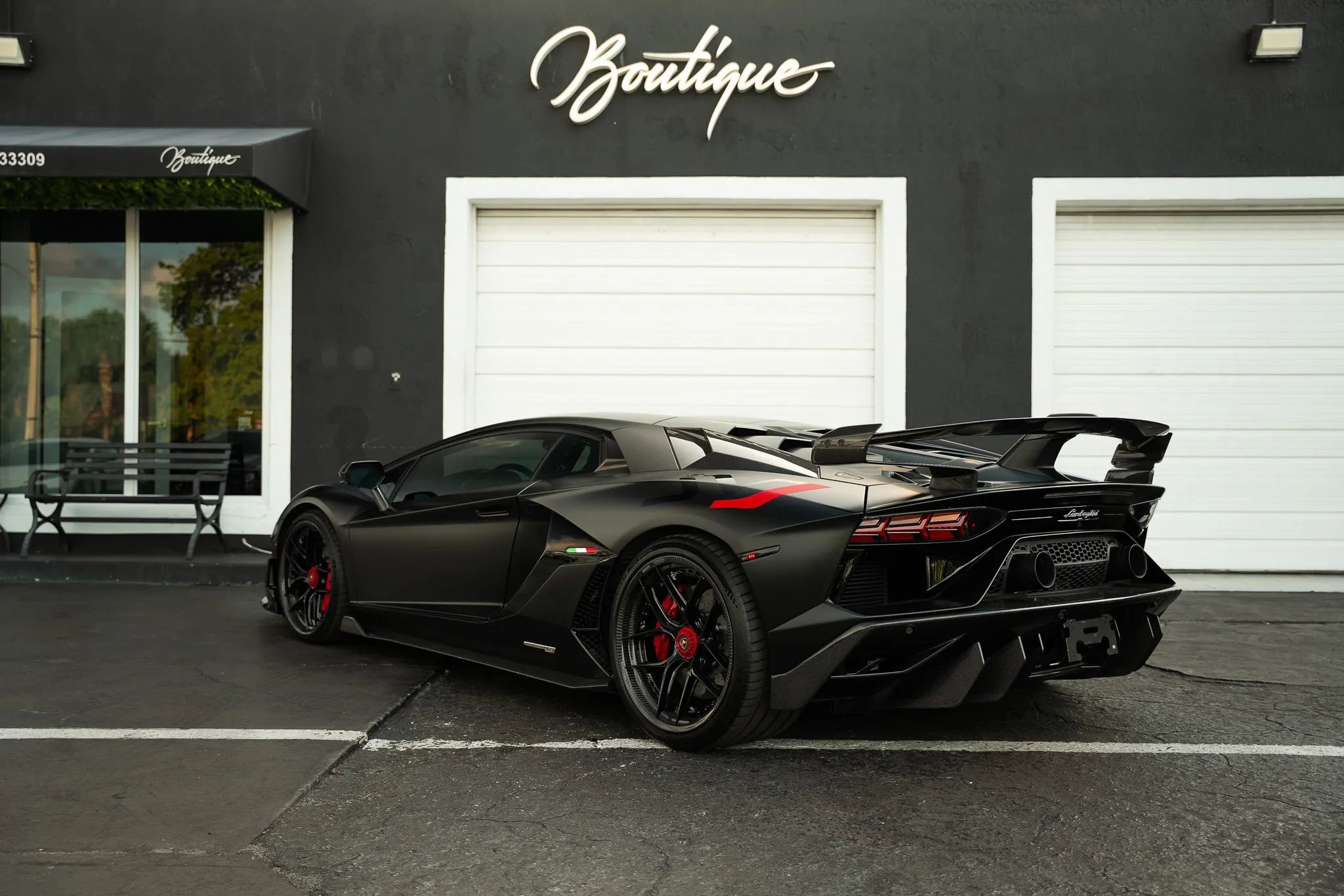 Used 2019 Lamborghini Aventador SVJ AWD/4WD image 6