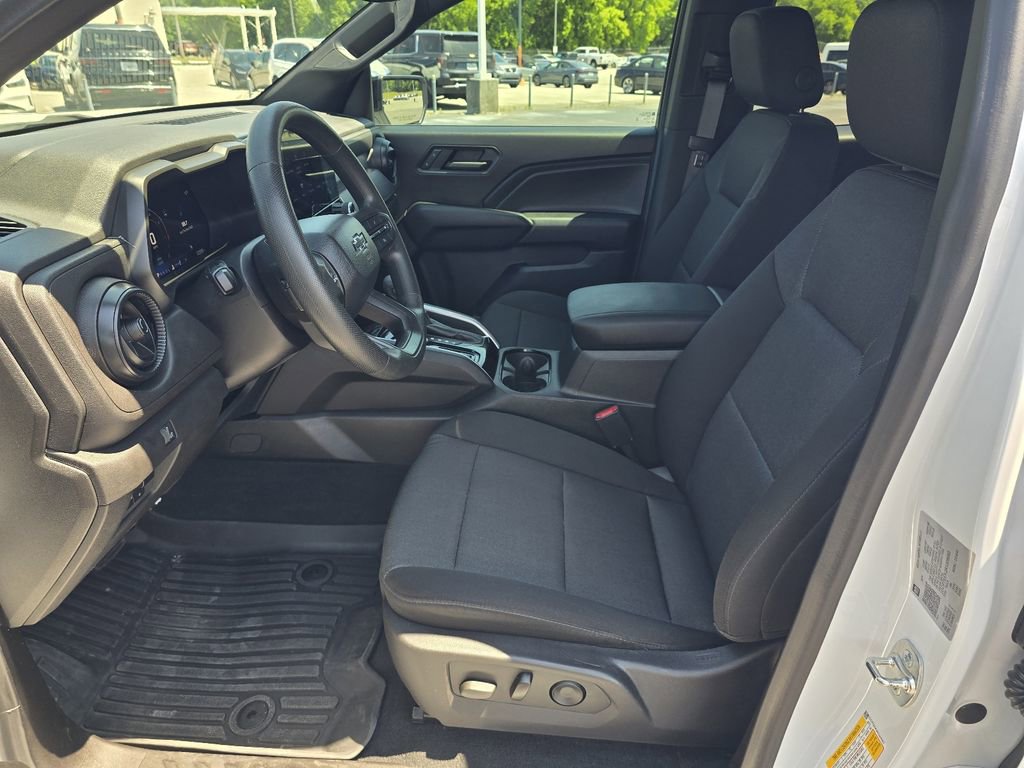 Used 2024 Chevrolet Colorado Trail Boss w/ Technology Package AWD/4WD image 15