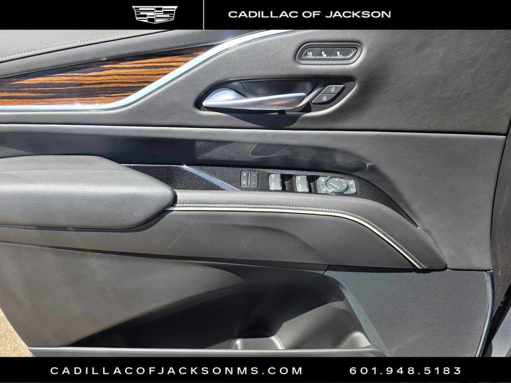 Used 2023 Cadillac Escalade Premium Luxury w/ Performance Package AWD/4WD image 21