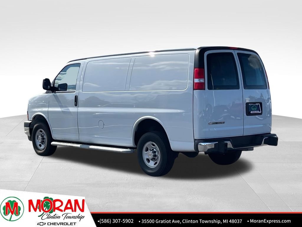 Used 2024 Chevrolet Express 2500 w/ Driver Convenience Package image 4