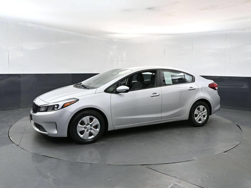 Used 2017 Kia Forte LX FWD image 2