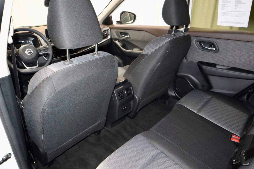 Used 2023 Nissan Rogue SV image 20