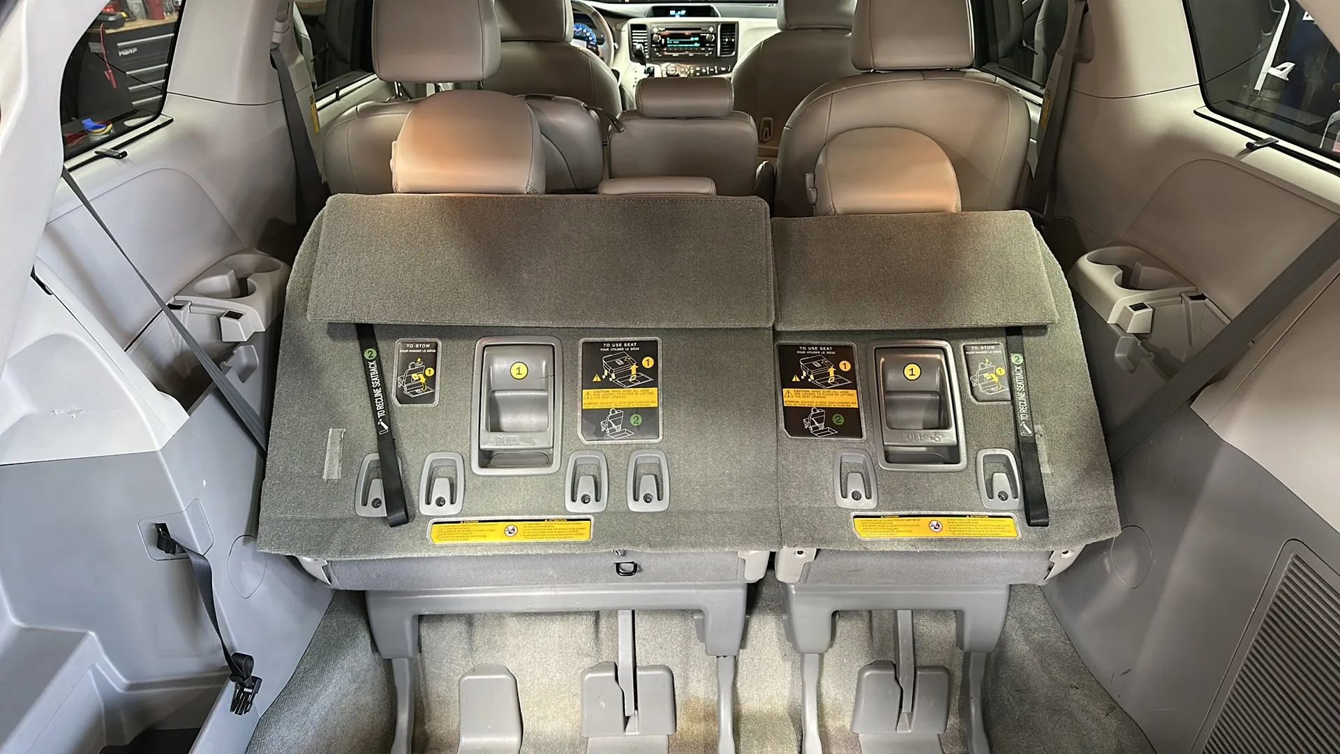 Used 2014 Toyota Sienna XLE FWD image 15