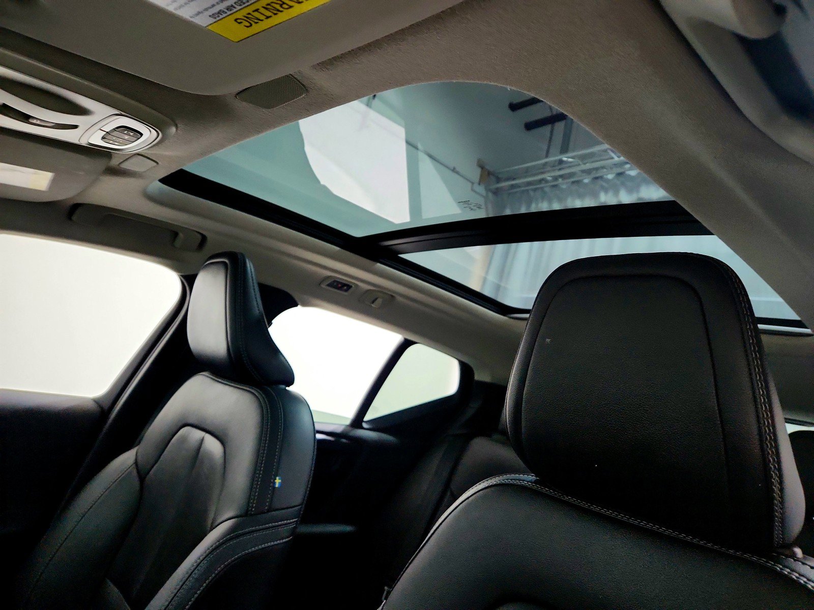 Used 2021 Volvo XC40 T5 Momentum image 11