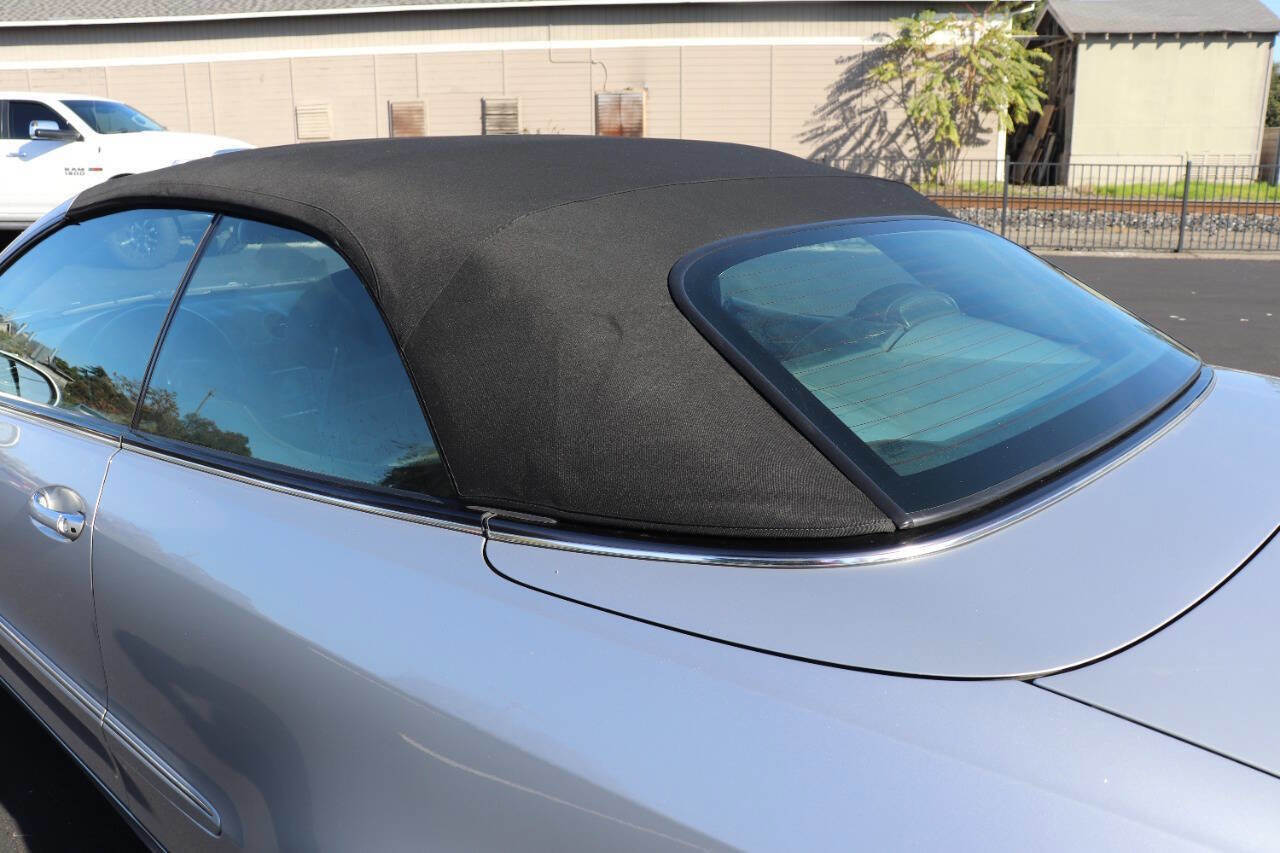 Used 2005 Mercedes-Benz CLK 320 Cabriolet image 24