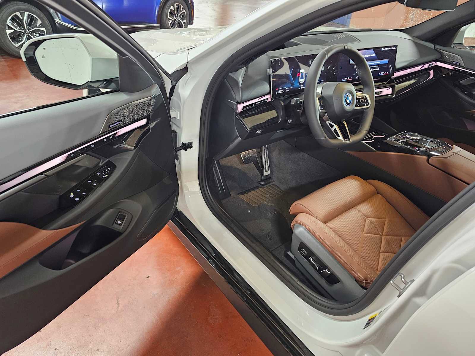 New 2026 BMW 550e xDrive w/ Executive Package image 19