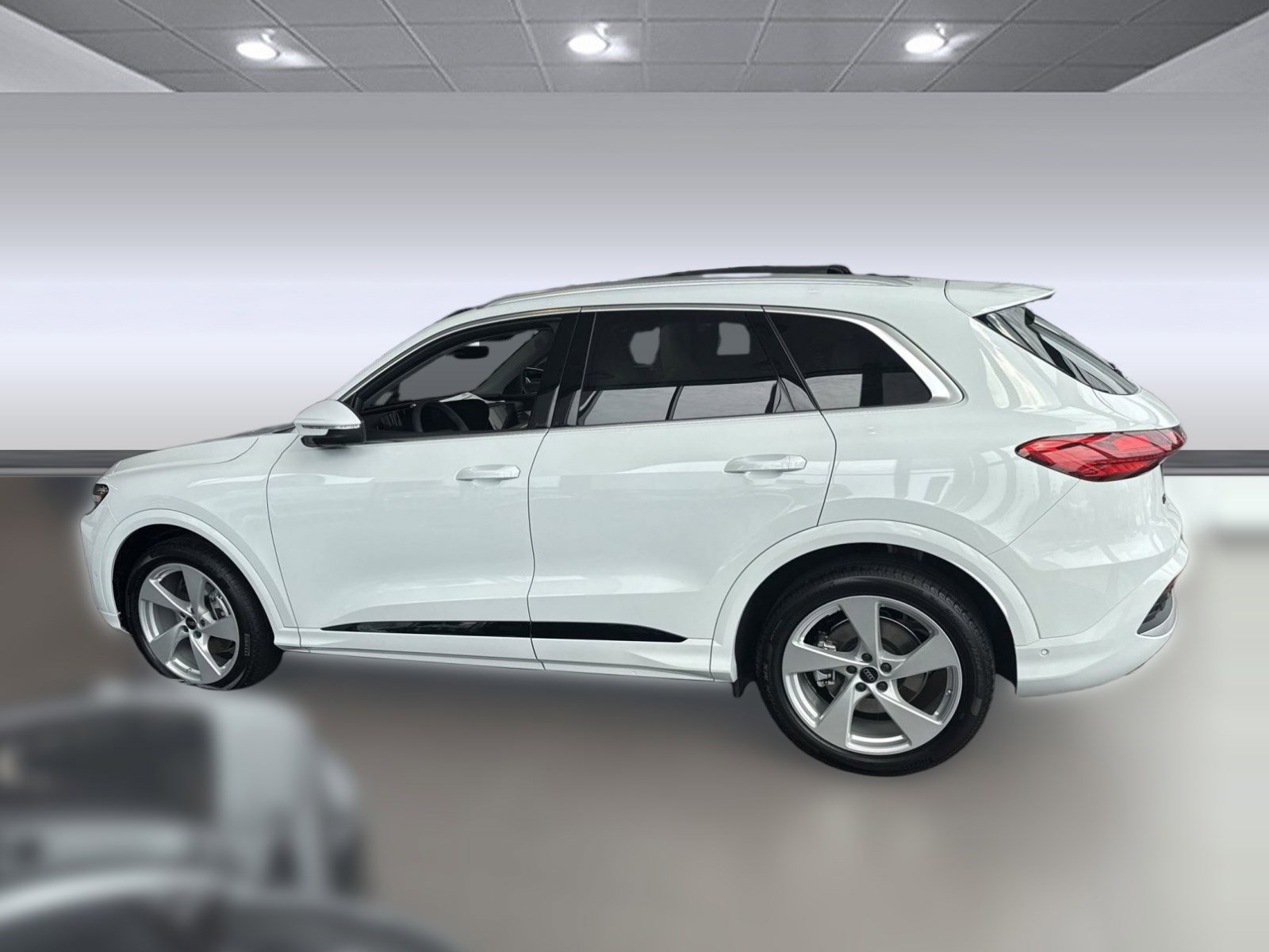 Certified 2025 Audi Q5 Prestige image 2