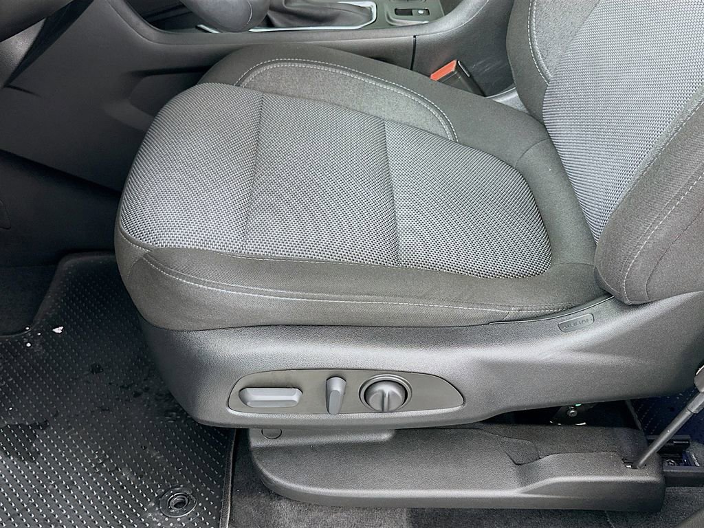 Used 2023 Chevrolet Traverse LT image 19