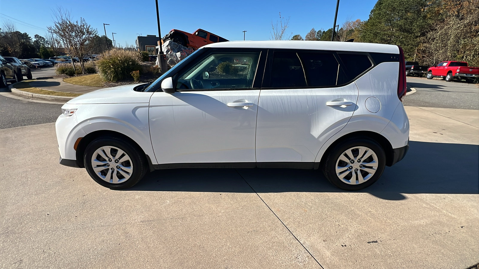 Used 2020 Kia Soul LX image 11