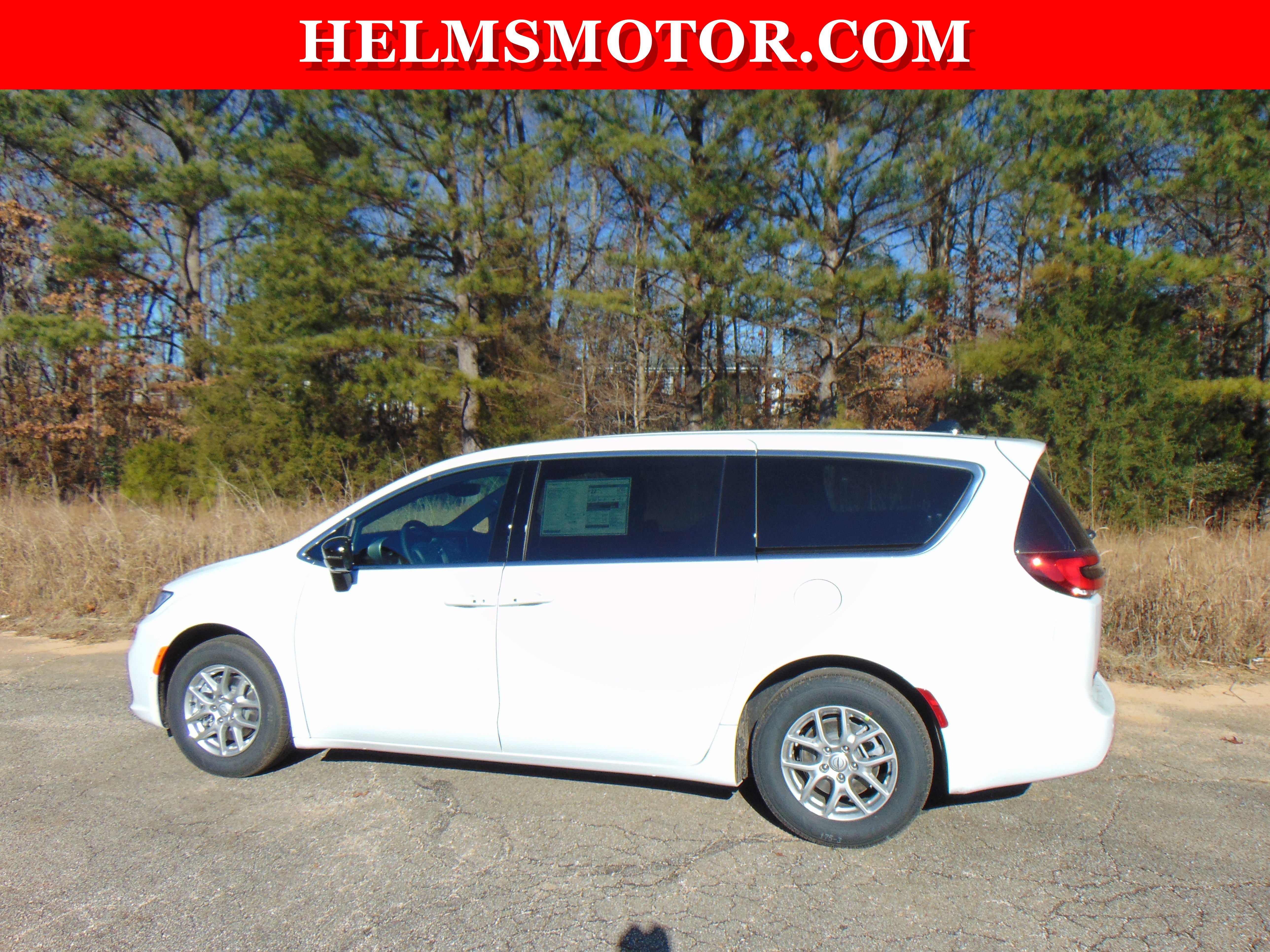 New 2026 Chrysler Pacifica Select image 4