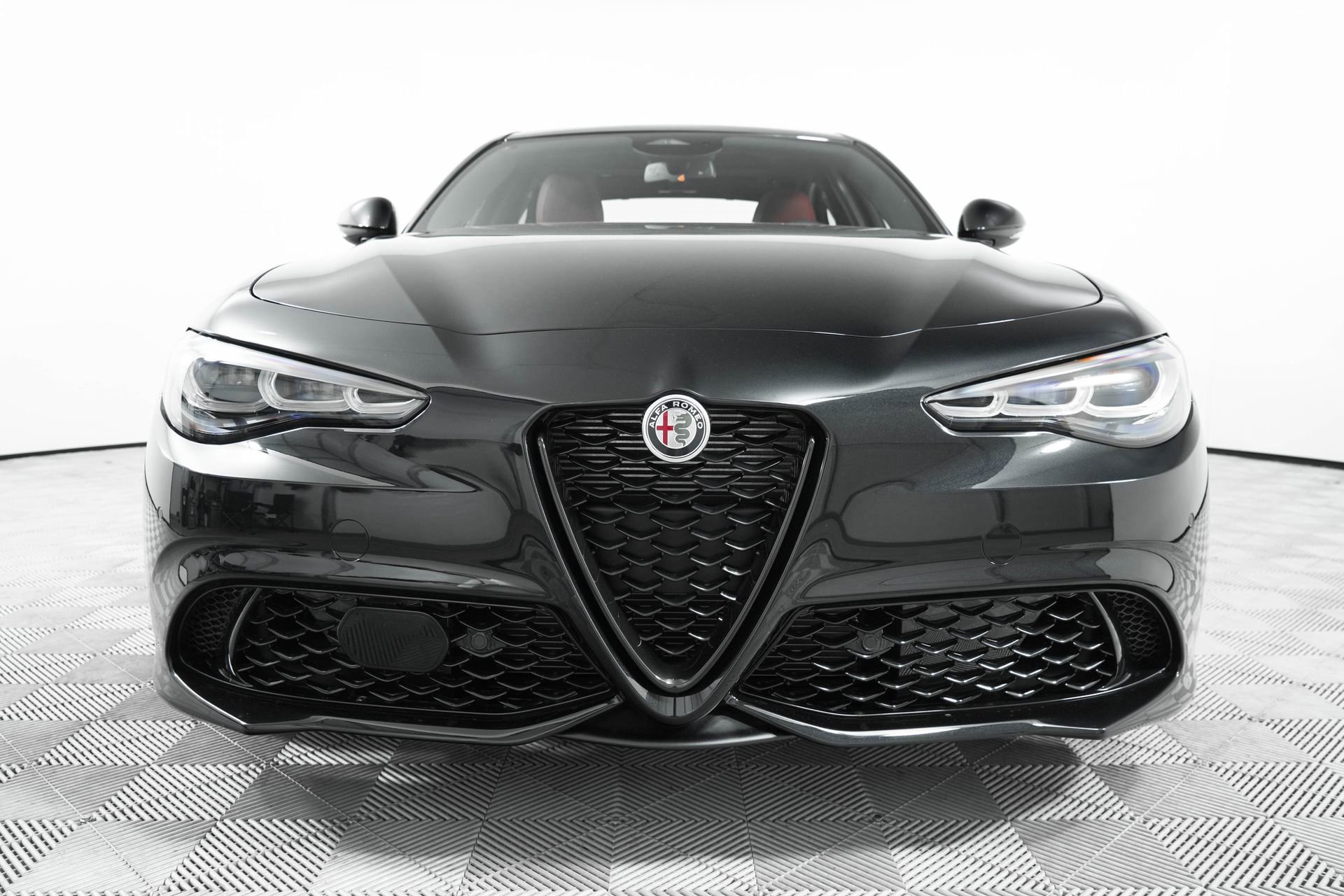 New 2025 Alfa Romeo Giulia w/ Veloce Package Rwd image 3